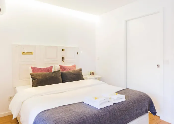 Apartment Aposentus - Your At Pinheiro's Porto
